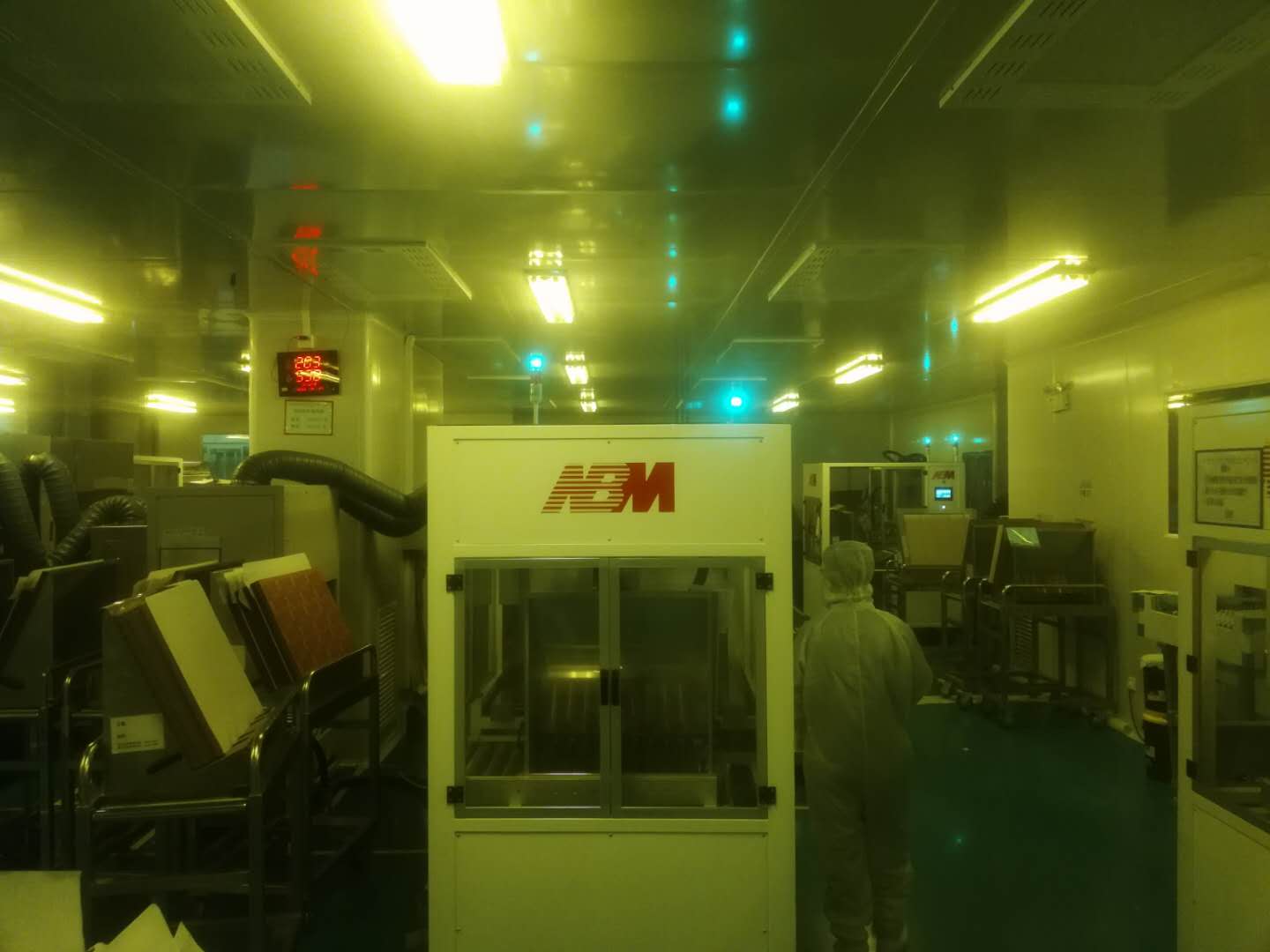 Auto-exposure machine